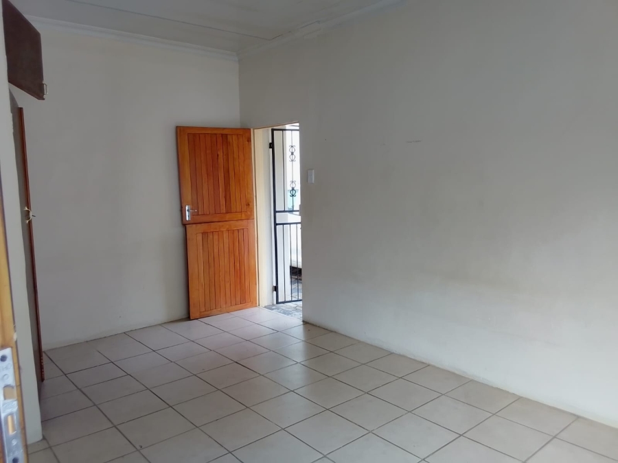 To Let 1 Bedroom Property for Rent in Oos Einde North West